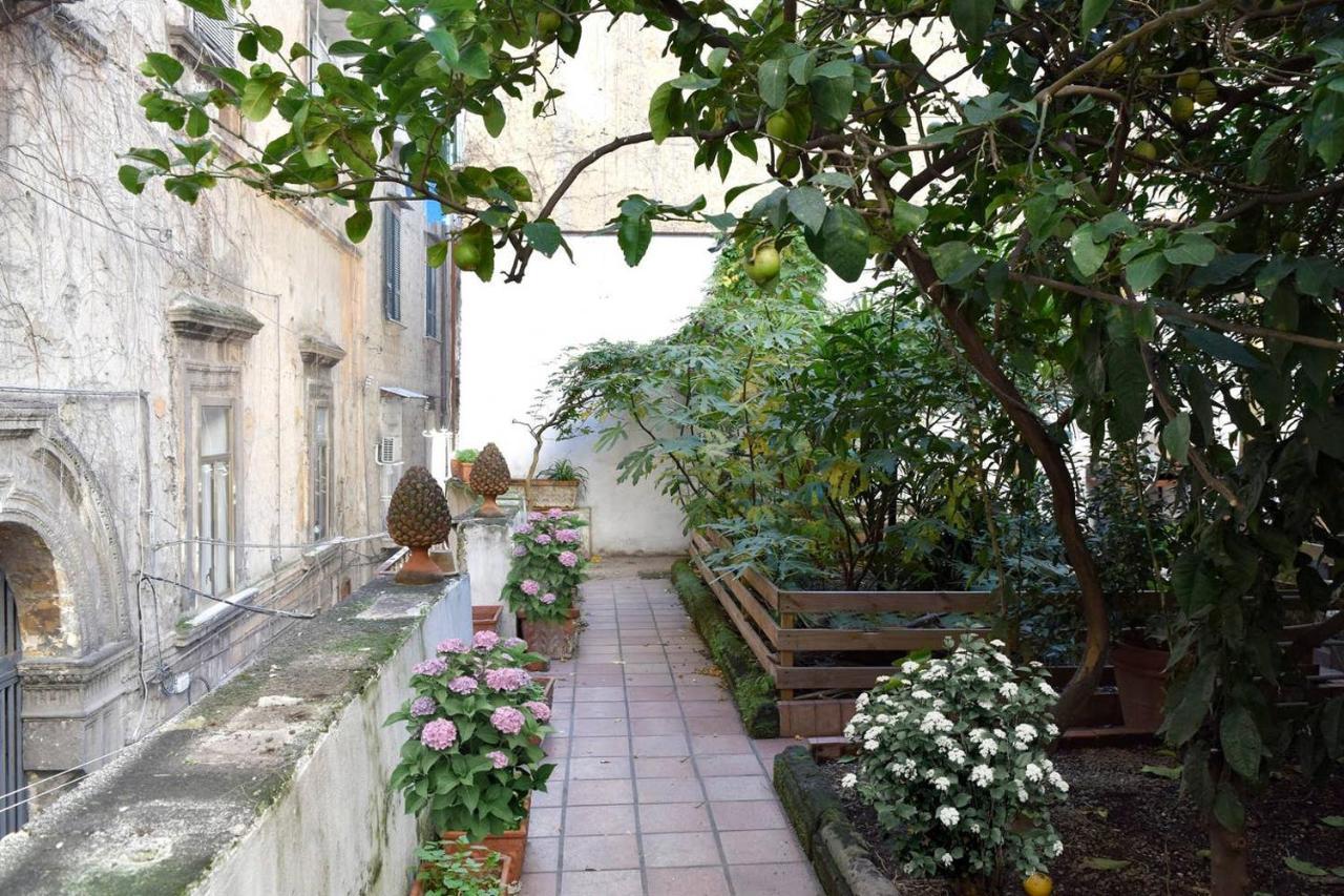 Giardino D'Atri Apartment Наполи Екстериор снимка